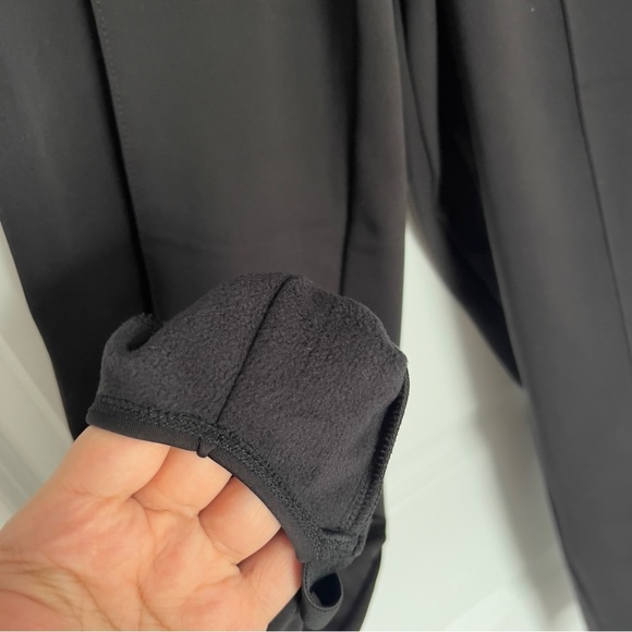 Sweaty Betty
Black Off Piste Stirrup Ski Trousers  size S - Picture 8 of 8